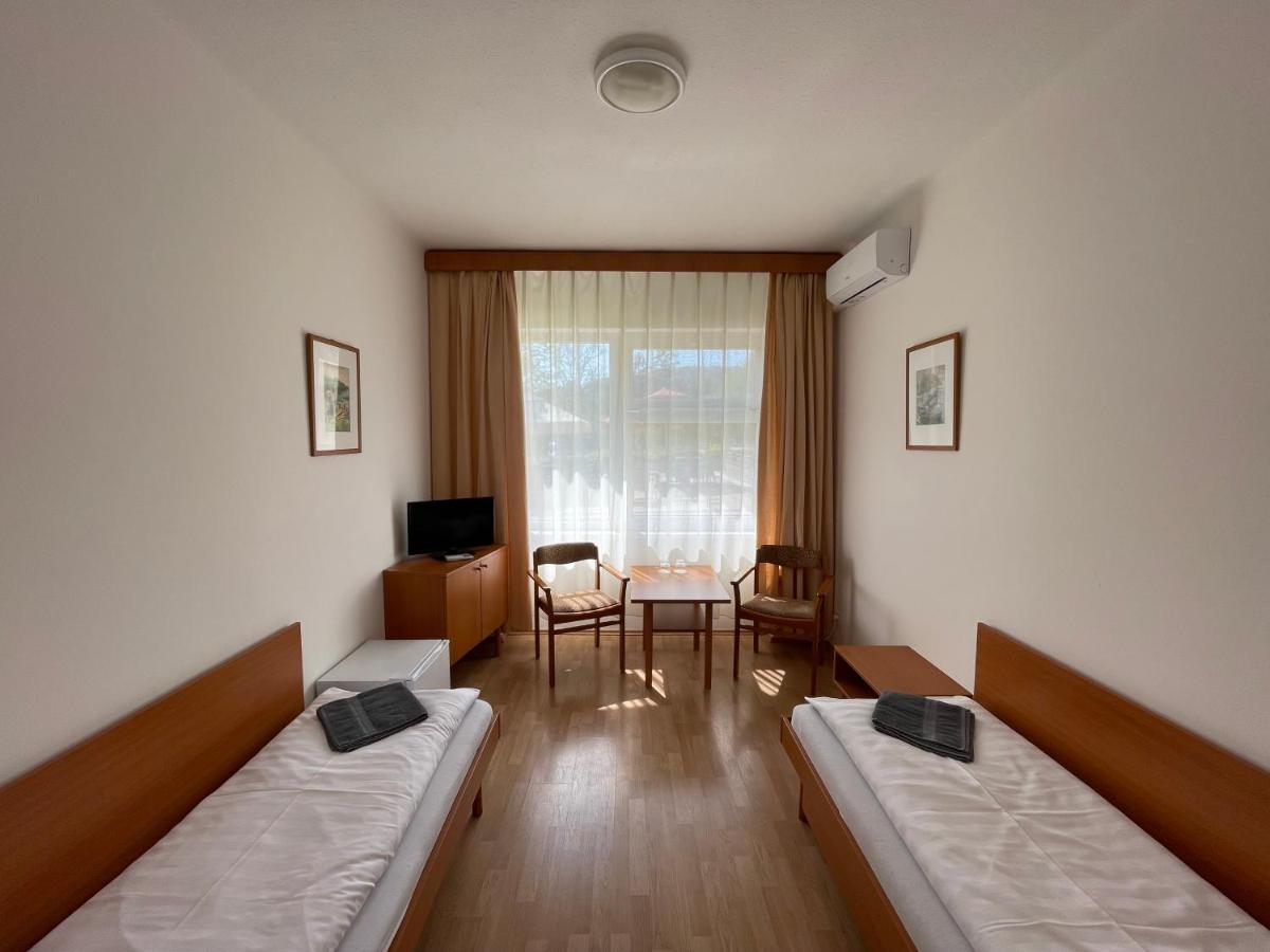 Hello Balcsi Apartmanhaz Tihany Exterior photo