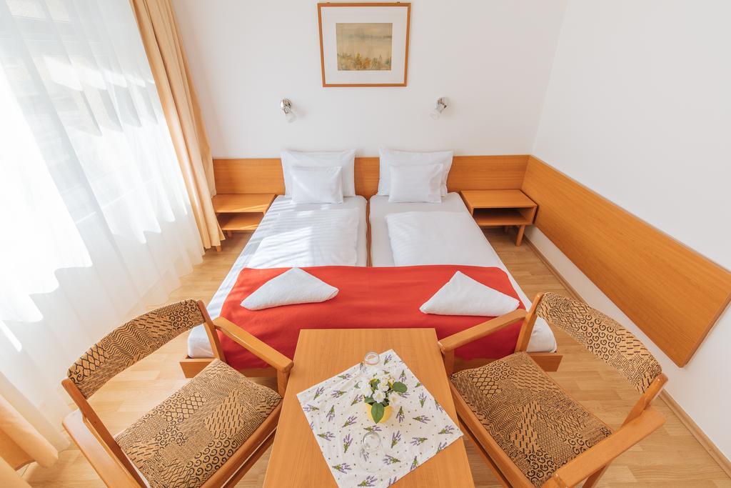 Hello Balcsi Apartmanhaz Tihany Exterior photo